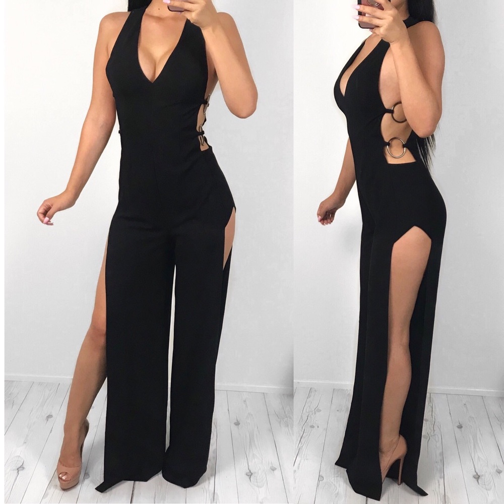 Black side slit ring v-neck jumpsuit